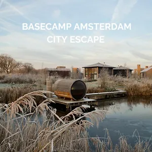 מלון Basecamp